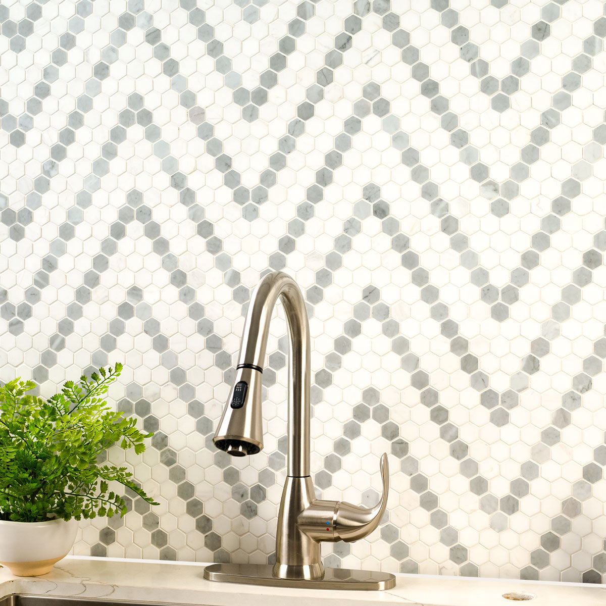 MSI Bianco Dolomite Sazi 1" Hexagon Polished Marble mosaic (SMOT-BIANDOL-SAZP) – MSI room scene
