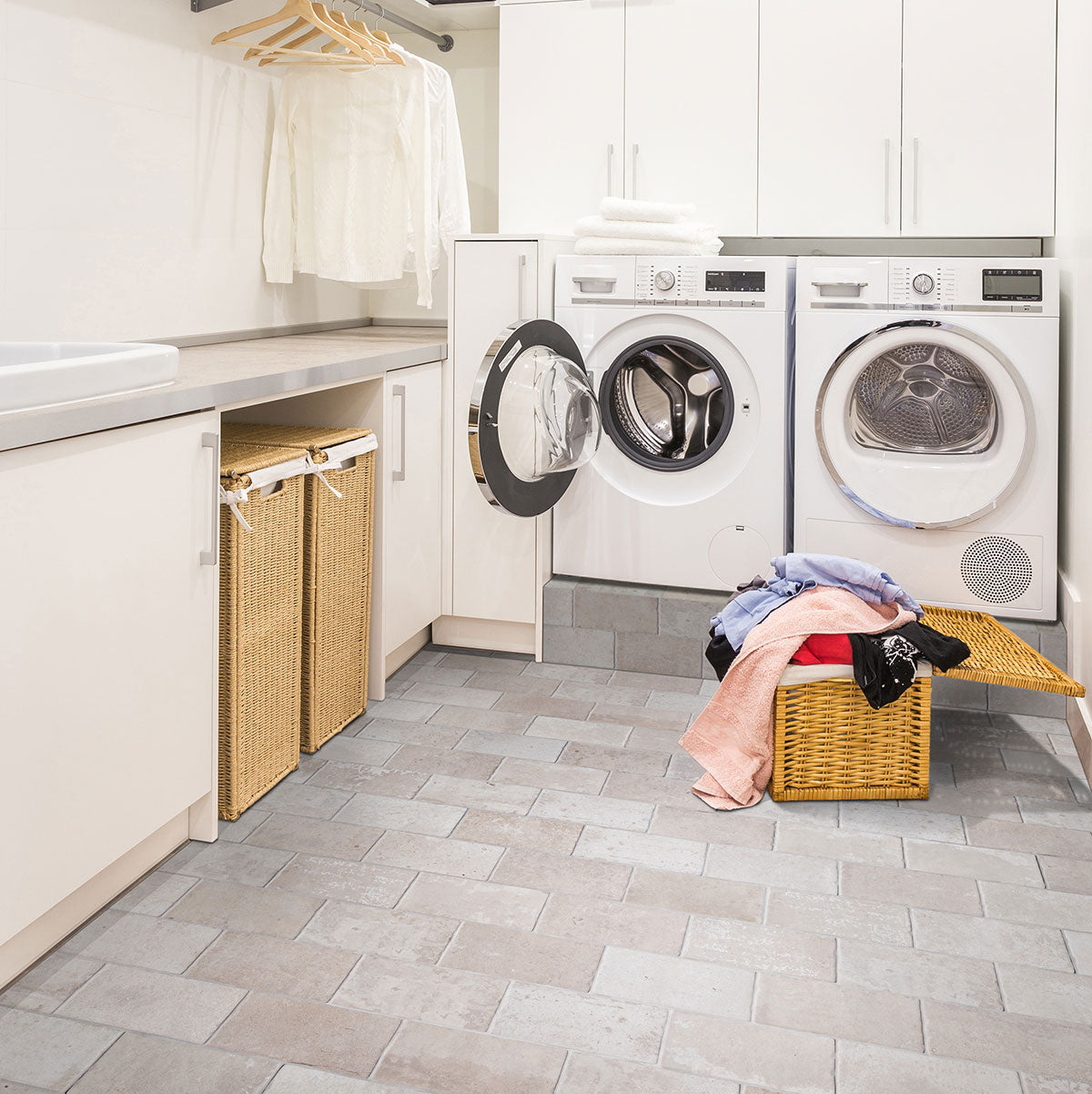 MSI Brickstone Ivory Brick 5 x 10 Matte Porcelain tile (NCAPIVOBRI5X10) – MSI room scene