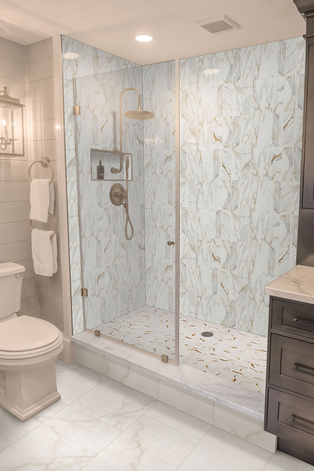 MSI Brighton Gold 24 x 24 Matte Porcelain tile (NBRIGOL2424) – MSI room scene (bathroom)