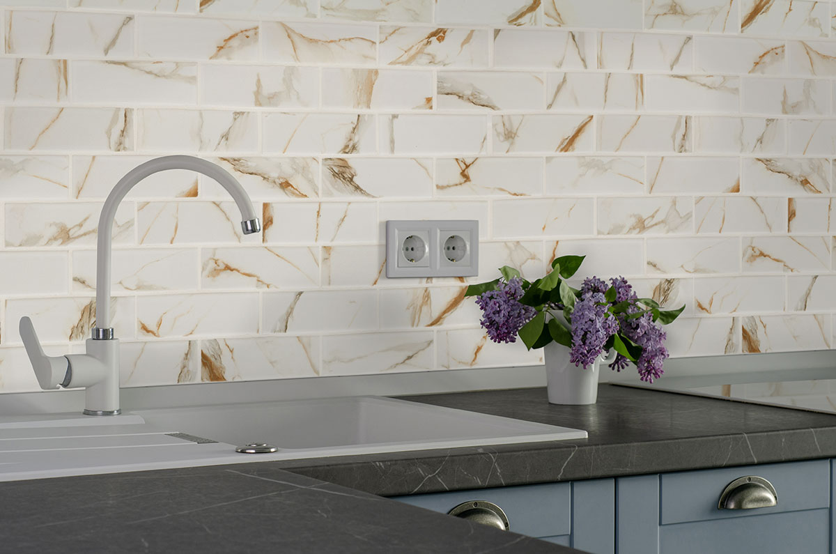 MSI Calacatta Gold 2 x 6 Matte Porcelain mosaic (SMOT-PT-CALGLD-2X6M) – MSI room scene