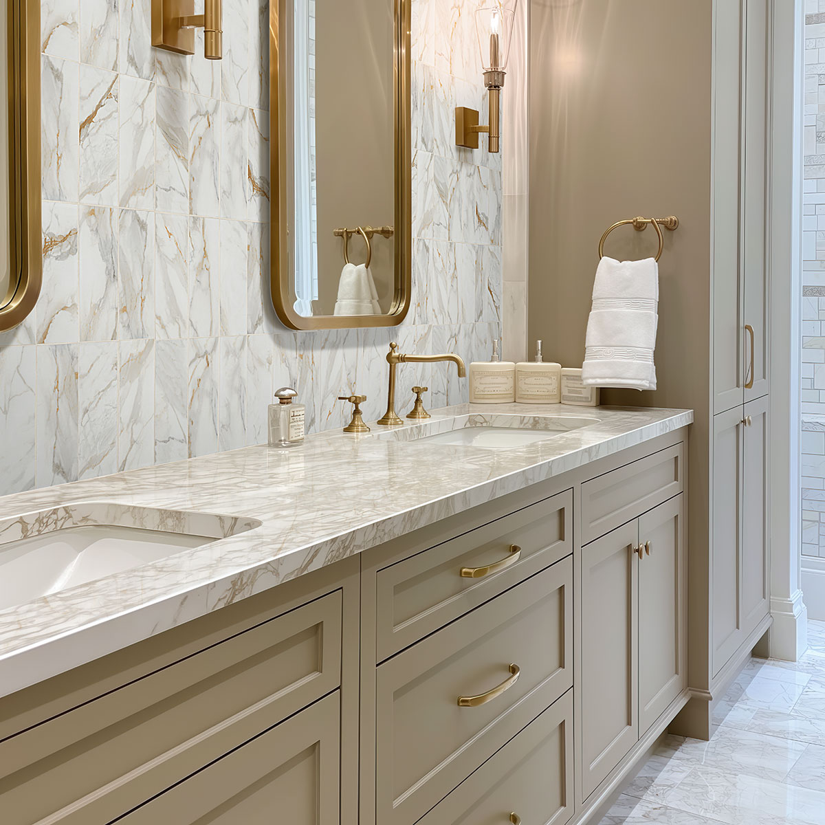 MSI Calacatta Gold 4 x 12 Matte Porcelain tile (SMOT-PT-CALGLD-4X12M) – MSI room scene (bathroom)