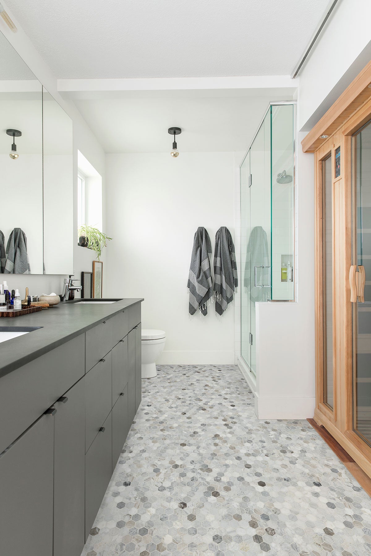 MSI Capri Blue 2" Hexagon Honed Marble mosaic (SMOT-CAPBLU-2HEXH) – MSI room scene (bathroom)