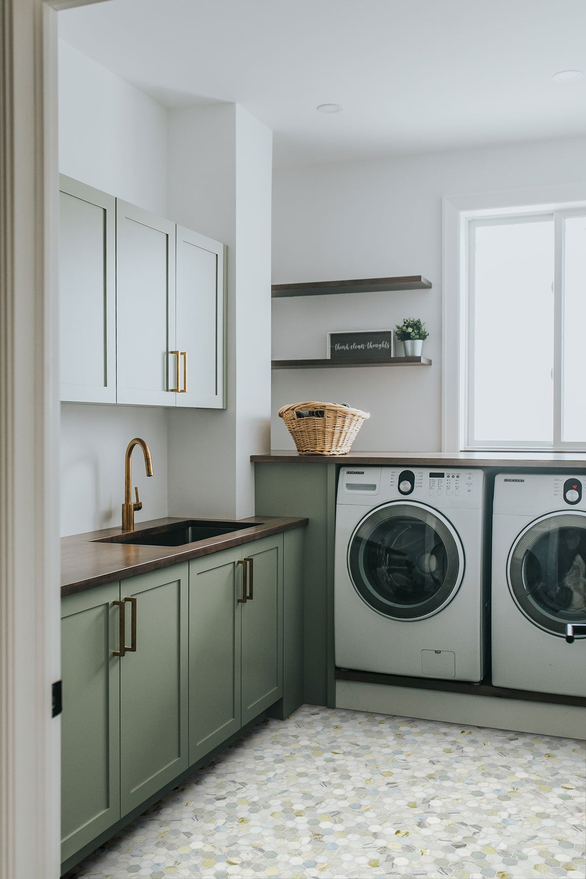MSI Cloudland 2" Hexagon Polished Marble mosaic (SMOT-CLOUDL-2HEXP) – MSI room scene (laundry room)