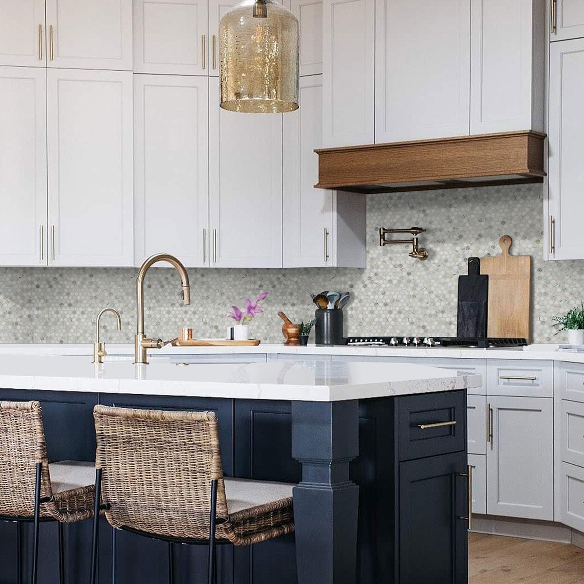 MSI Cloudland Round Pattern Polished Marble mosaic (SMOT-CLOUDL-ROUP) – MSI room scene (kitchen)
