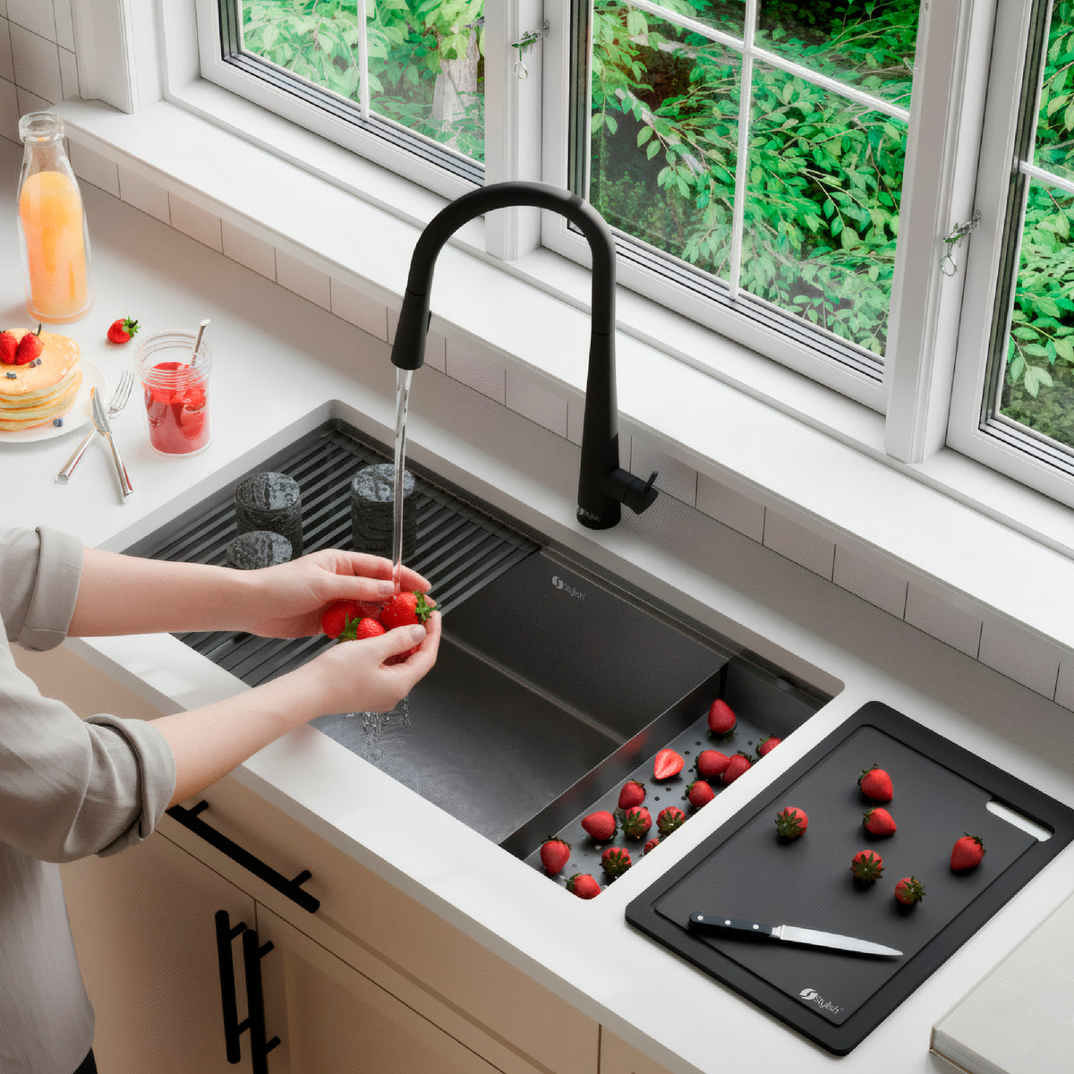 Stylish Onyxo 33" Workstation Single Bowl Undermount 16 Gauge Dura-Tek Kitchen Sink with Black Accessories Included S-733WNK