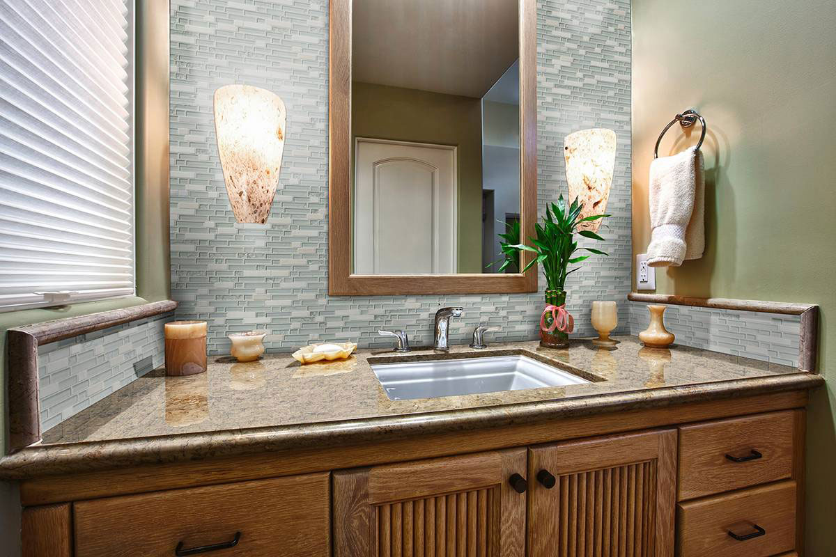 MSI Delano Blanco Glass mosaic (SMOT-SGLS-DELBLA6MM) – MSI room scene