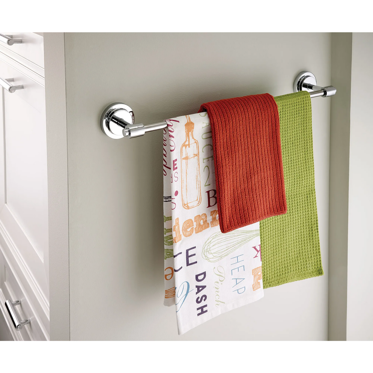 Moen Iso 24" Towel Bar DN0724 in Chrome (DN0724CH) - view 3