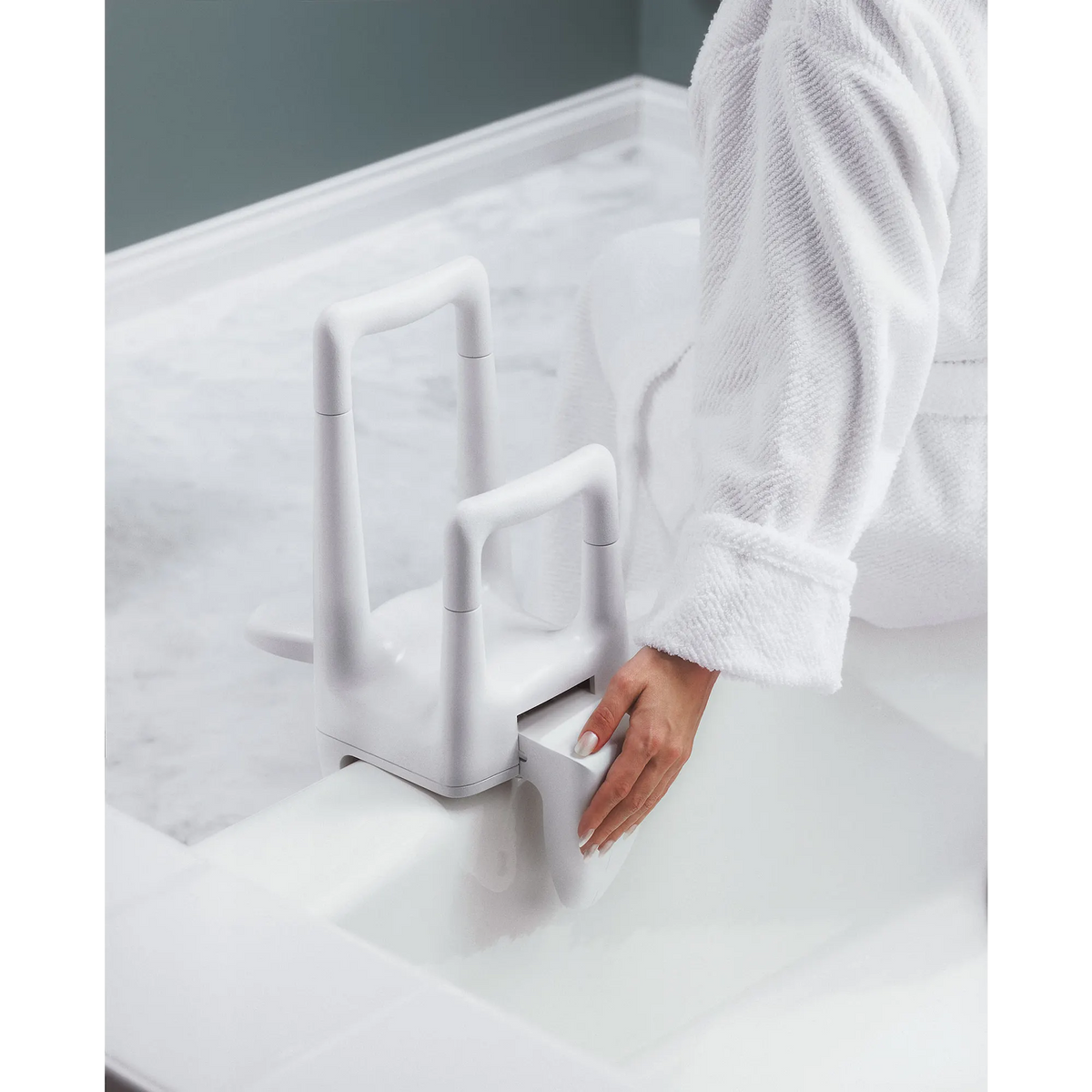 Moen Home Care Tub Grip DN7075 in Glacier (DN7075) - view 2