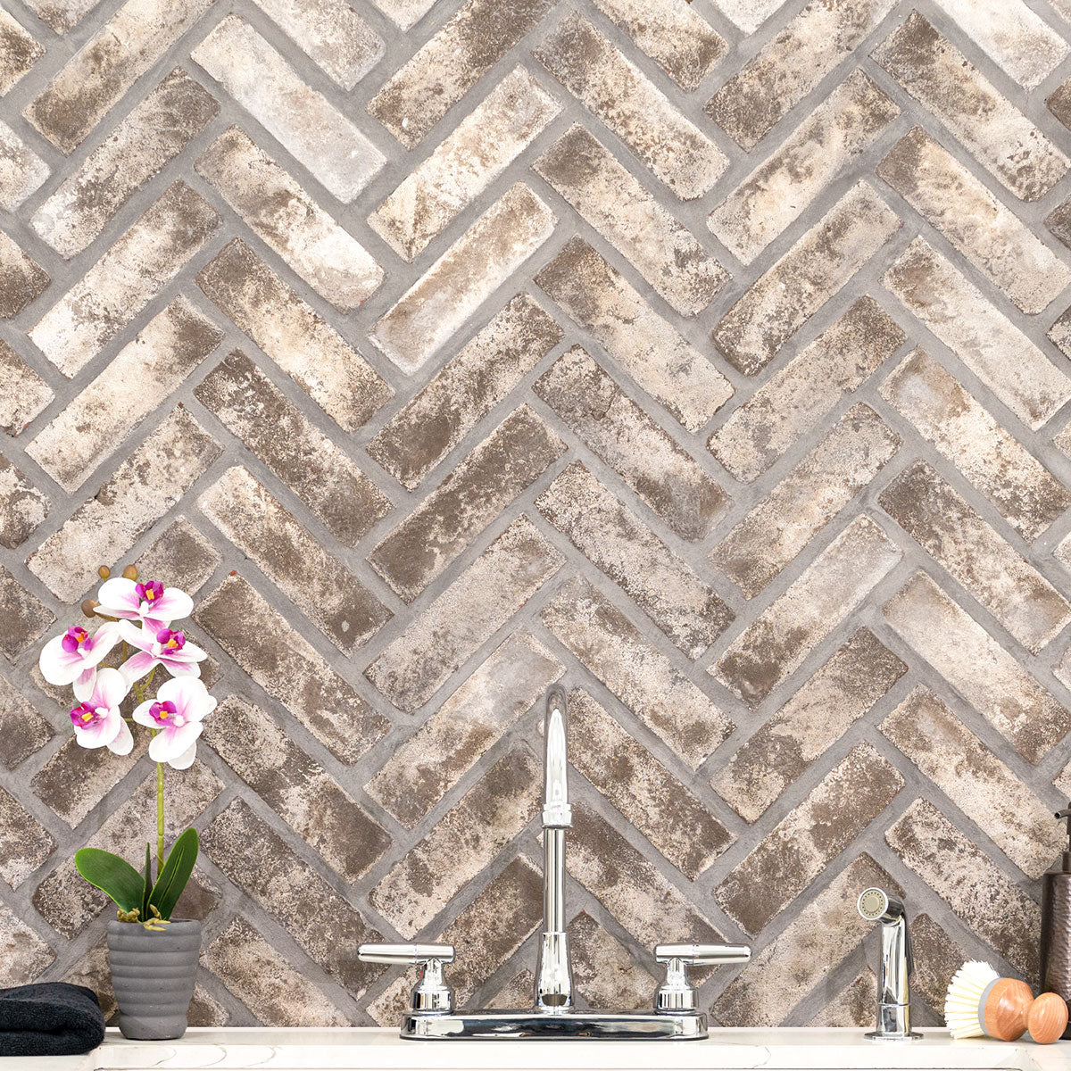 MSI Doverton Gray 2.25 x 7.5 Natural Clay tile (SMOT-CLATIL-DOVGRA2.25X7.5) – MSI room scene