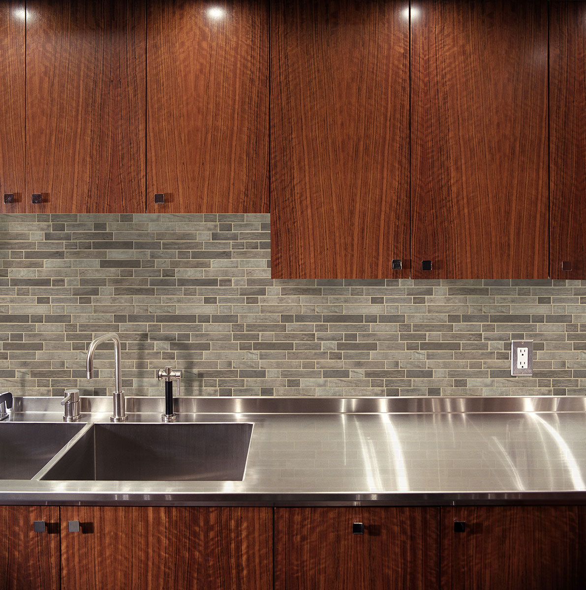 MSI Driftwood Interlocking Matte Glass mosaic (SMOT-GLSIL-DRIFT6MM) – MSI room scene