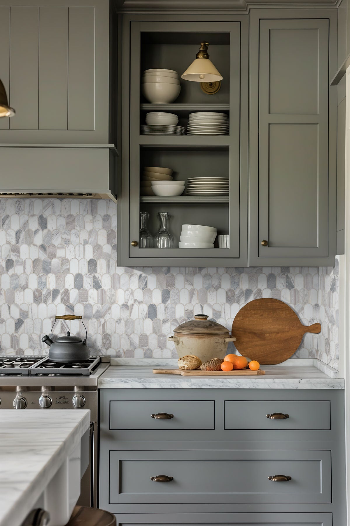 MSI Edessa Scallop Polished Marble mosaic (SMOT-EDE-SCAP8MM) – MSI room scene