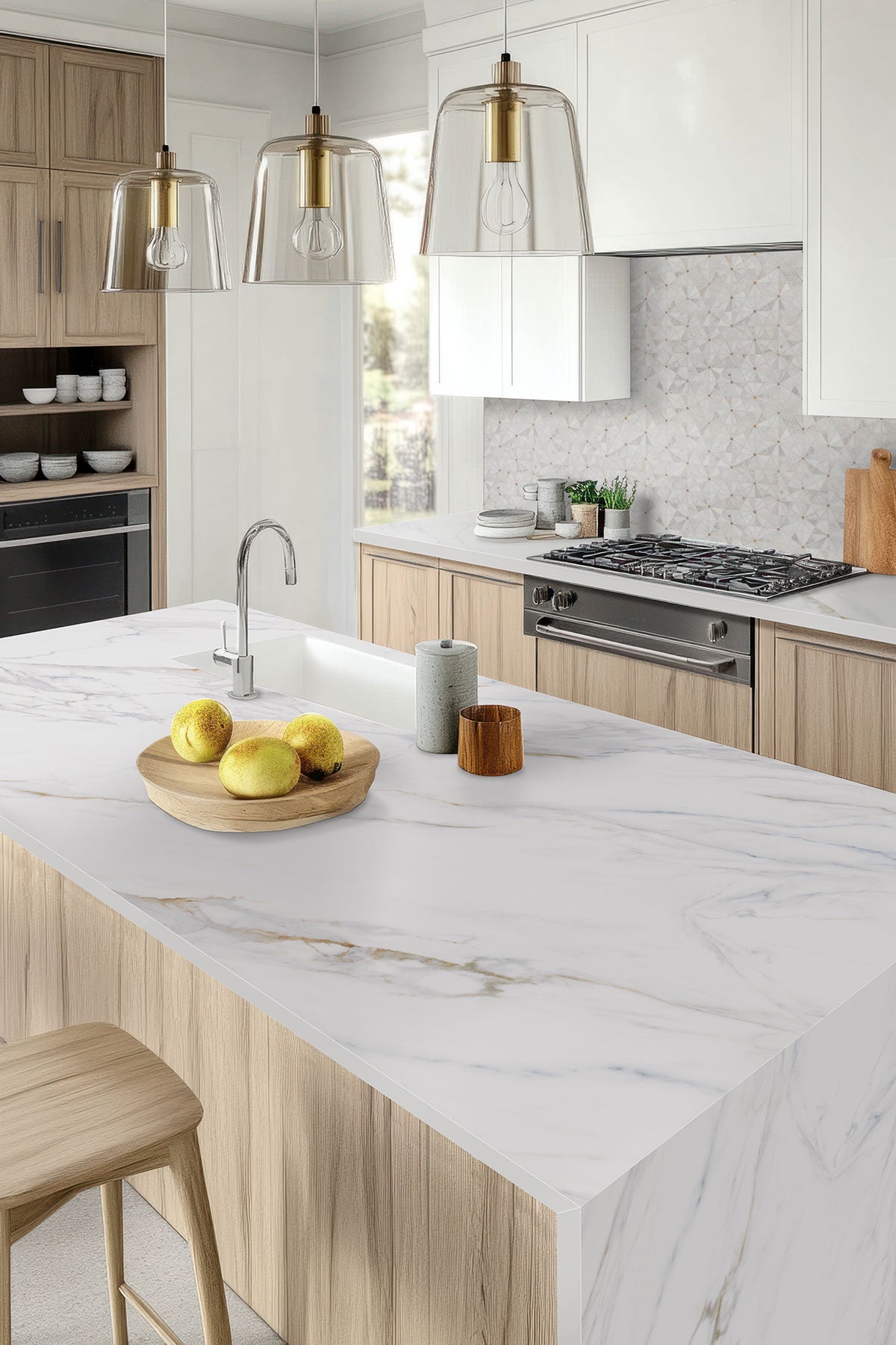 MSI Elegante Pinwheel Gold Mics Stone Metal mosaic (SMOT-SMTL-ELEPIN) – MSI room scene (kitchen)