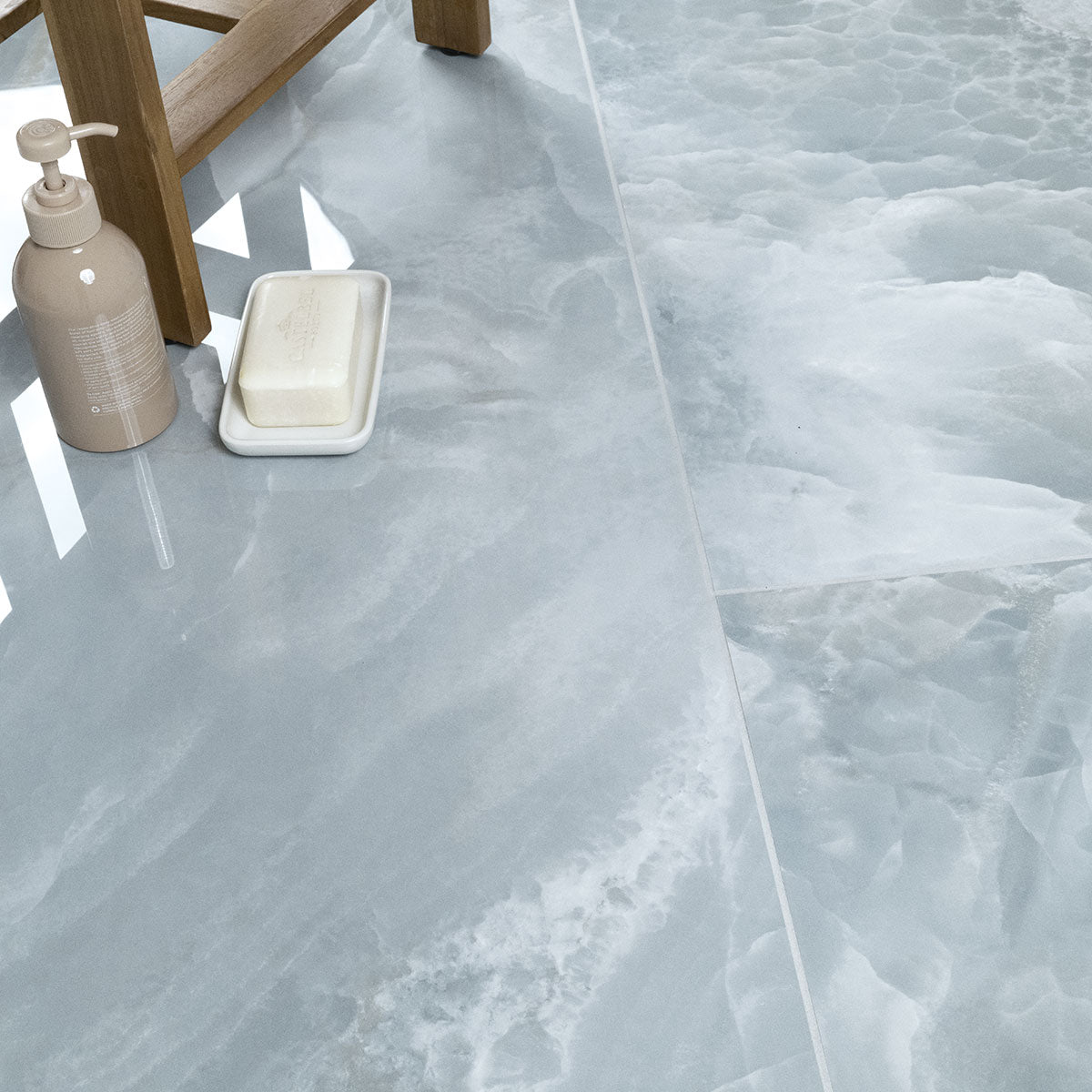 MSI Exotika Biotite 24 x 48 Polished Porcelain tile (NBIO2448P) – MSI room scene