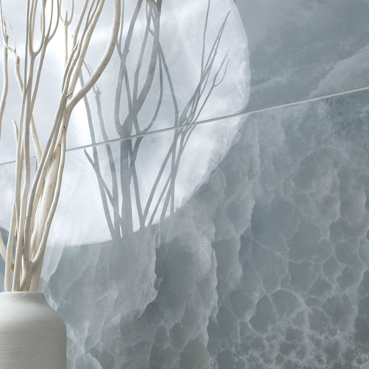 MSI Exotika Biotite 24 x 48 Polished Porcelain tile (NBIO2448P) – MSI room scene