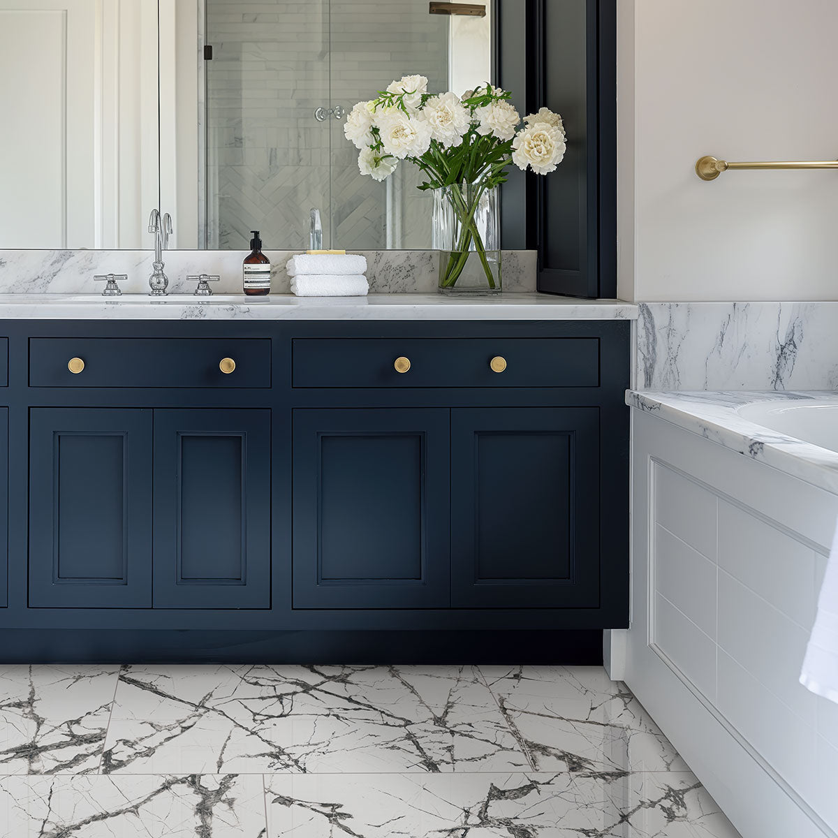 MSI Exotika Lux Iceberg 24 x 48 Polished Porcelain tile (NWGLUXICEWHI2448P) – MSI room scene (bathroom)