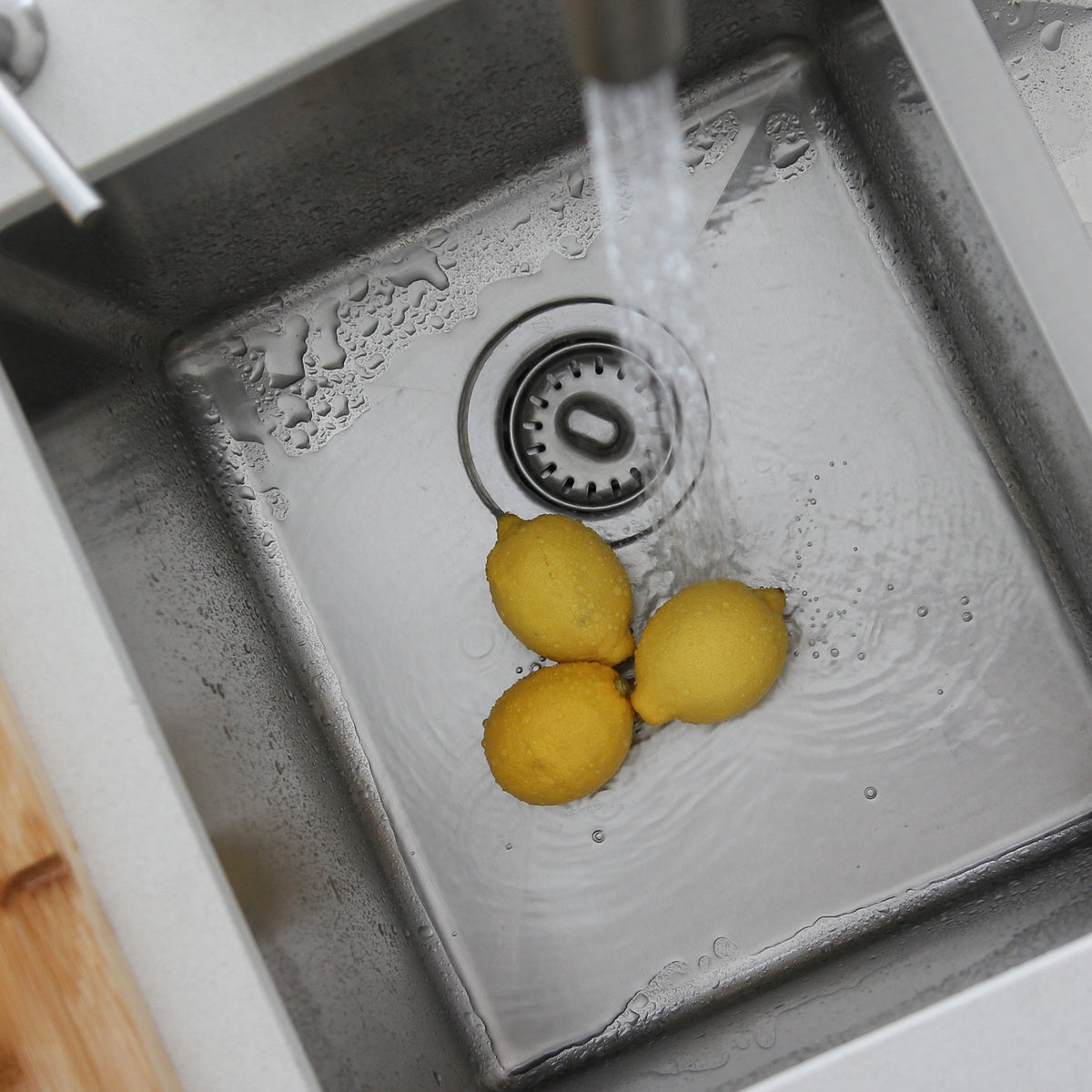 Stylish 3.5" Stainless Steel Kitchen Sink Strainer with Removable Basket Strainer Assembly ST05