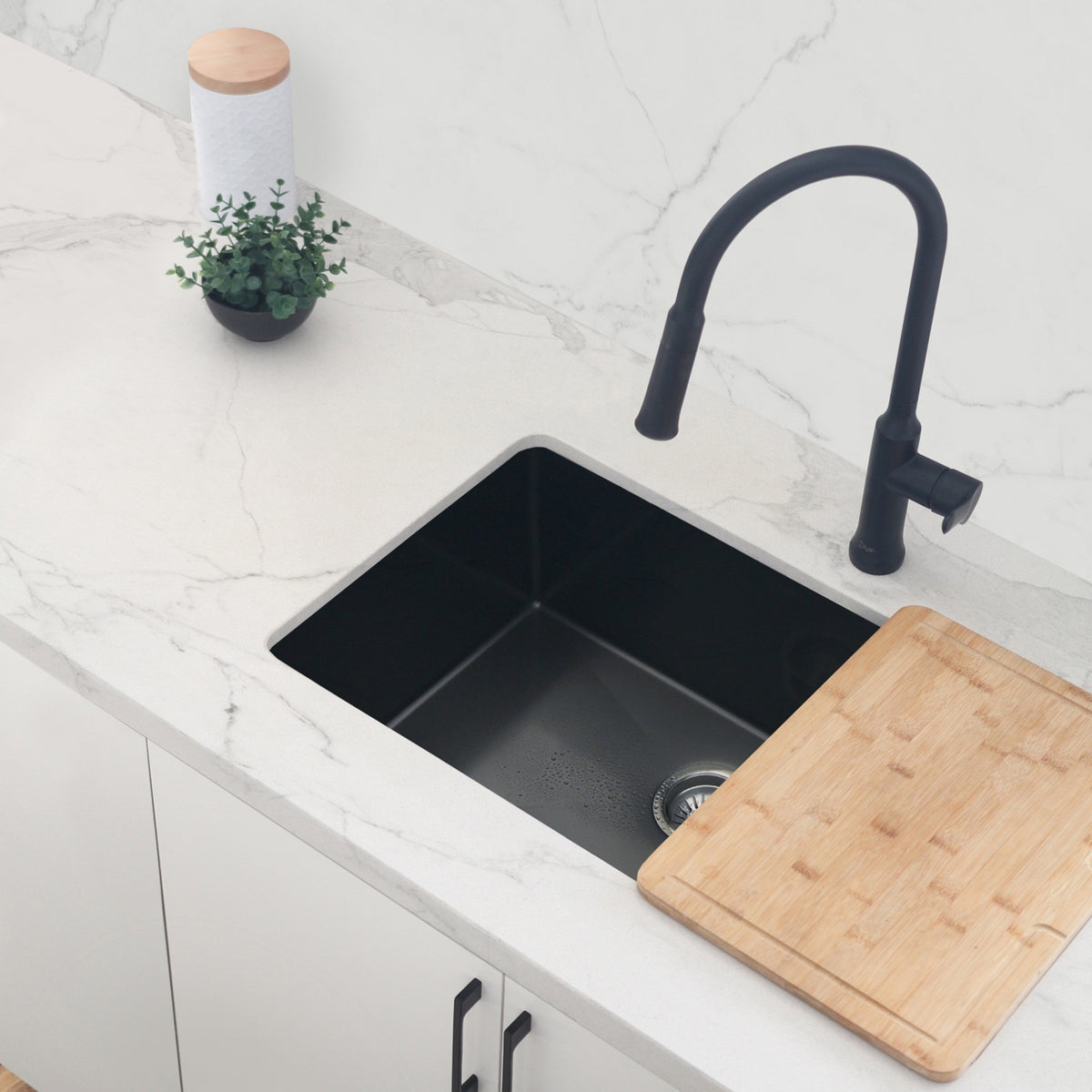 Stylish Single Handle Pull Down Kitchen Faucet Matte Black K-137N