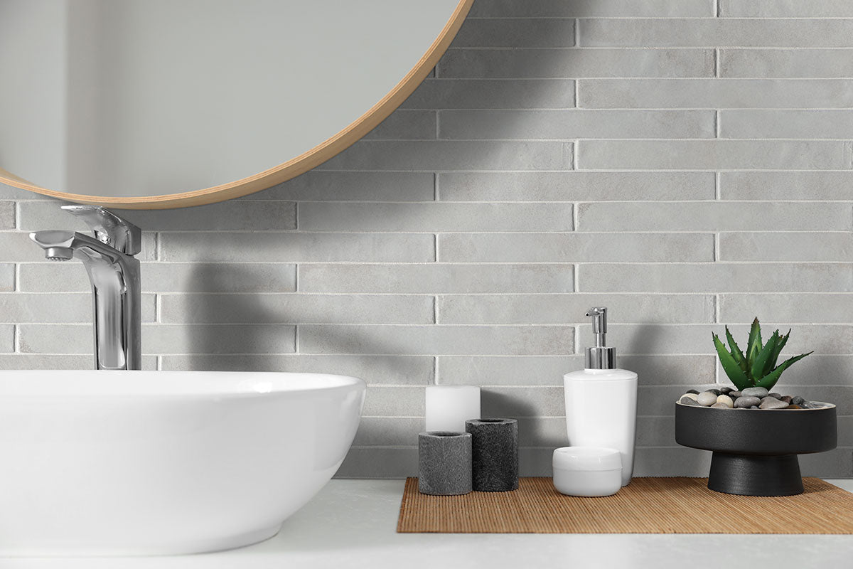 MSI Princess White 2 x 18 Glossy Porcelain tile (NFLAPRIWHI2X18G) – MSI room scene (bathroom)