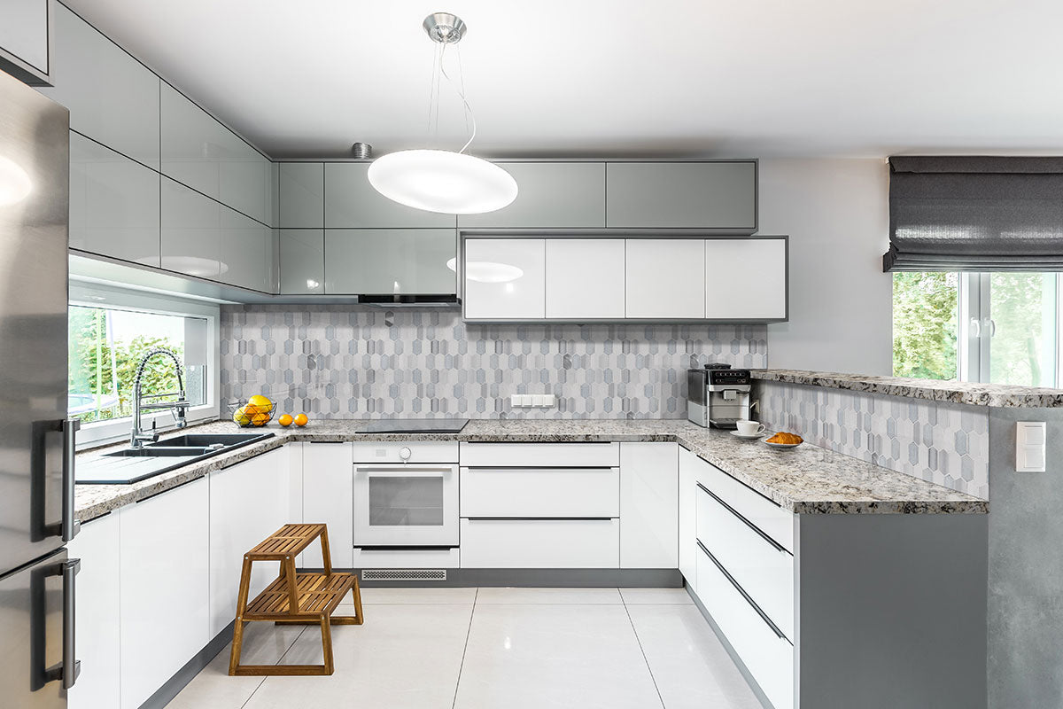 MSI Harlow Picket Glass mosaic (SMOT-SGLSMT-HARPK8MM) – MSI room scene
