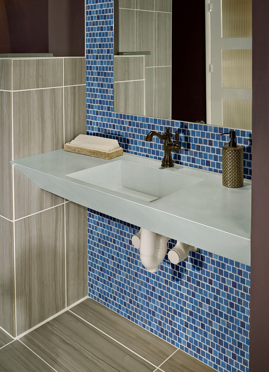 MSI Hawaiian Blue 1 x 1 Glass mosaic (SMOT-GLSB-HAWBLU4MM) – MSI room scene