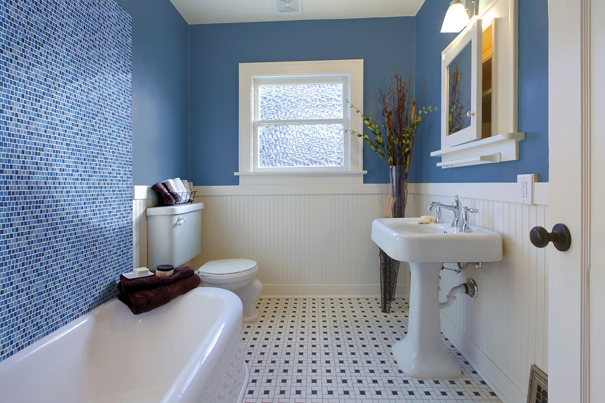 MSI Hawaiian Sky 1 x 1 Glass mosaic (SMOT-GLSB-HAWSKY4MM) – MSI room scene