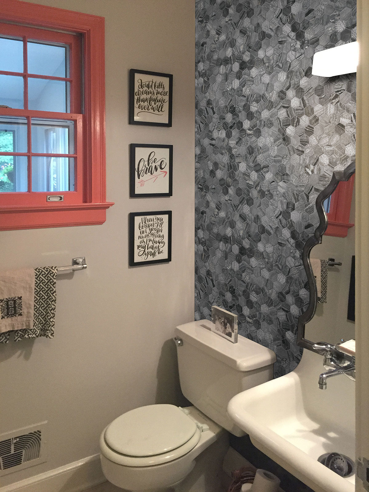 MSI Henley 2" Hexagon Multi Finish Marble mosaic (SMOT-HENLEY-2HEX) – MSI room scene