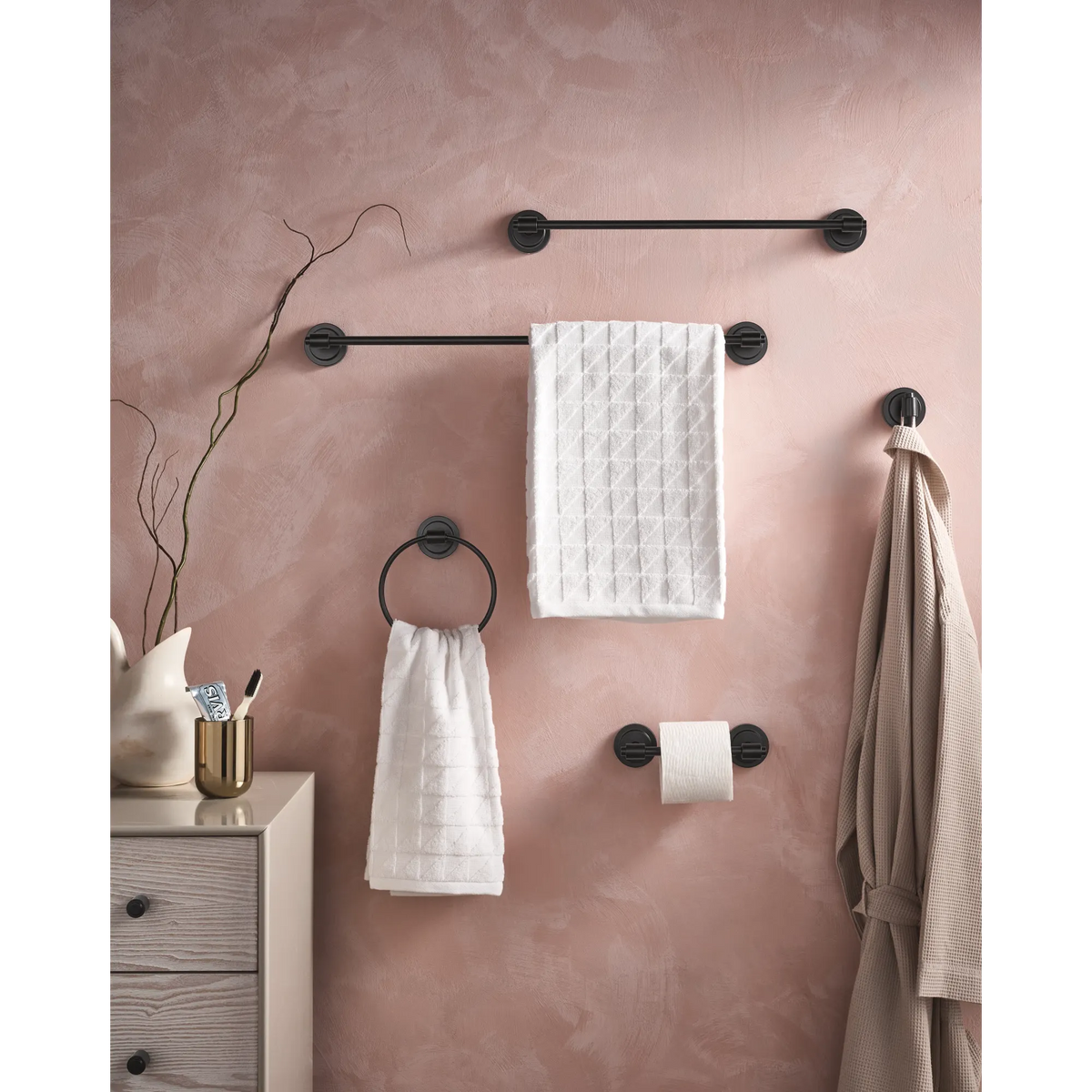 Moen Iso 24" Towel Bar DN0724 in Matte Black (DN0724BL) - view 3