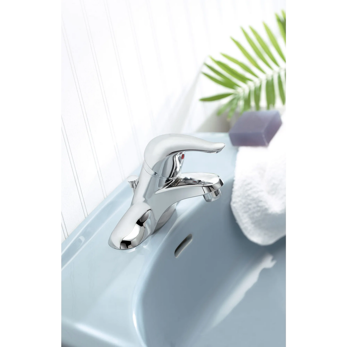 Moen Chateau Single-Handle Low-Arc Bathroom Faucet L4621 in Chrome (L4621) - view 7