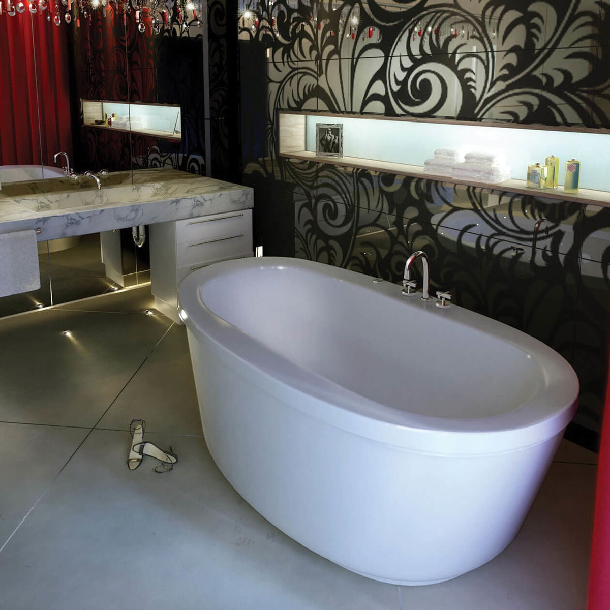 Maax Jazz F 66 x 36 Acrylic Freestanding Center Drain Bathtub in White with White Skirt - image 4