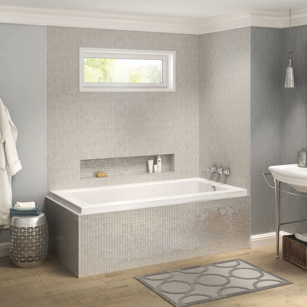 Maax Pose 7236 IF Acrylic Corner Right Bathtub in White