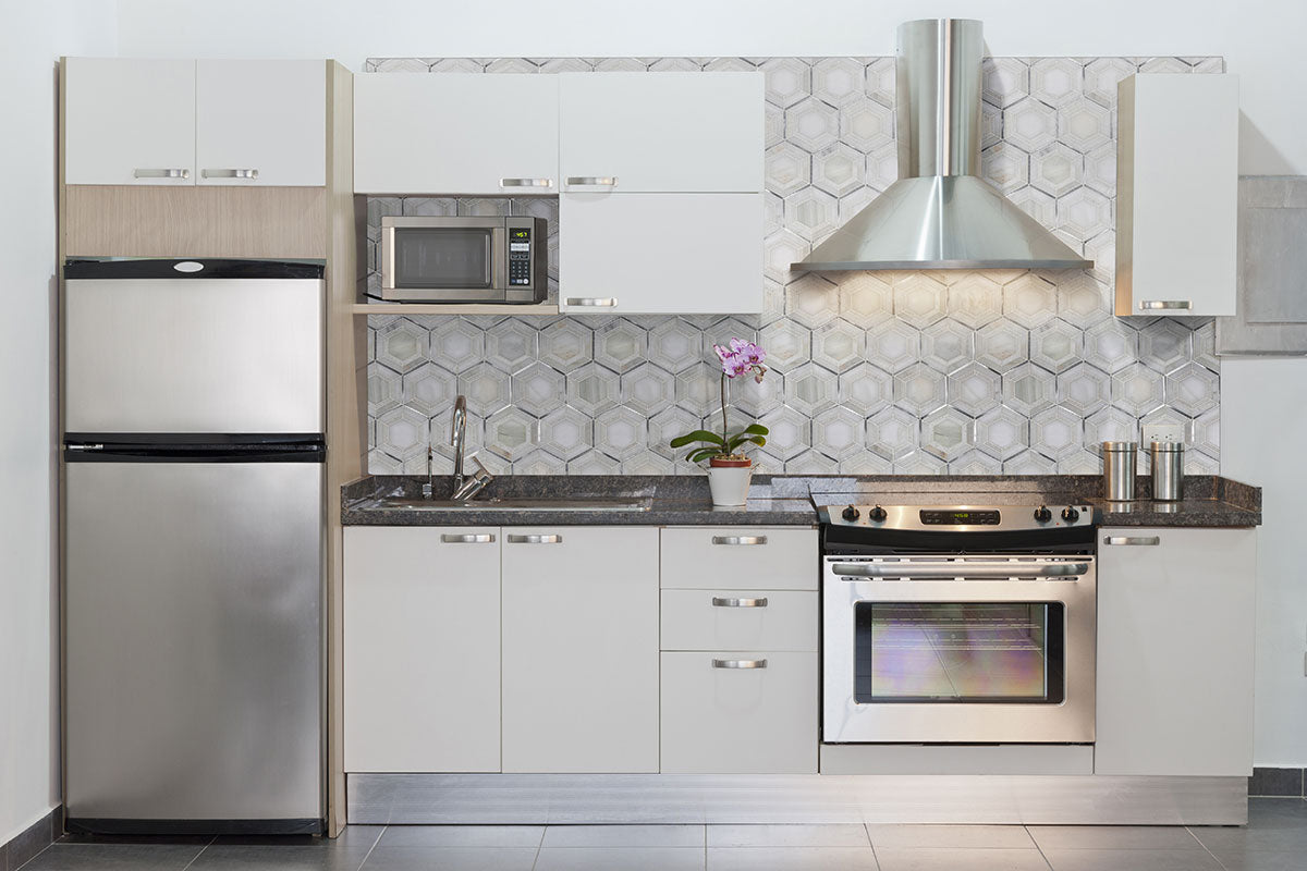 MSI Medici Silver Pattern Stone Metal Blend mosaic (SMOT-SMTL-MEDSIL8MM) – MSI room scene