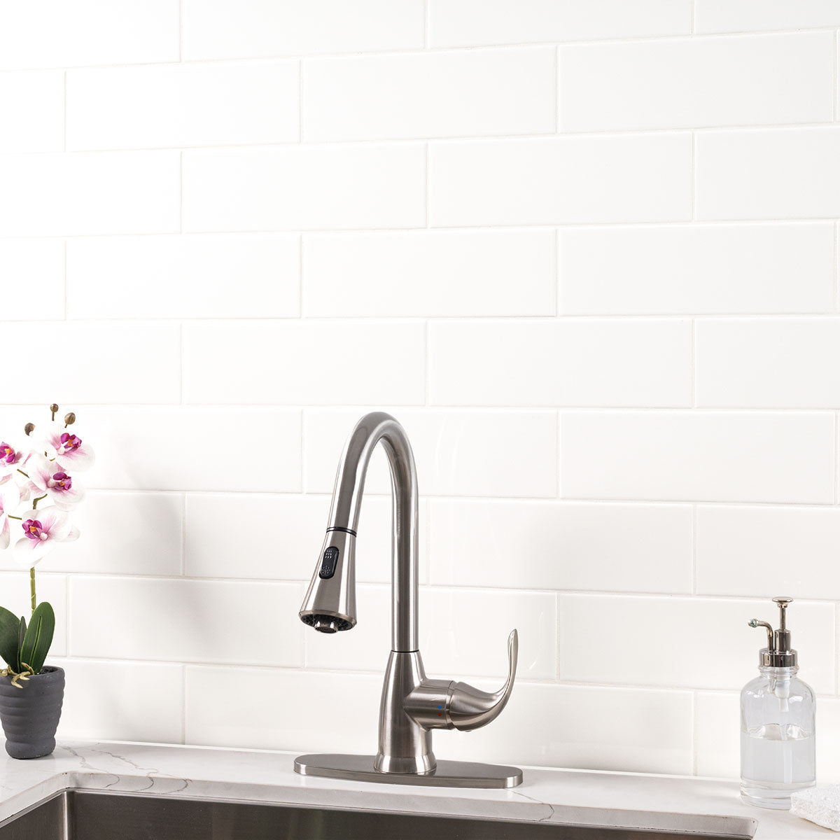 MSI Metro White 4 x 12 Glossy Porcelain tile (NMETWHI4X12G) – MSI room scene
