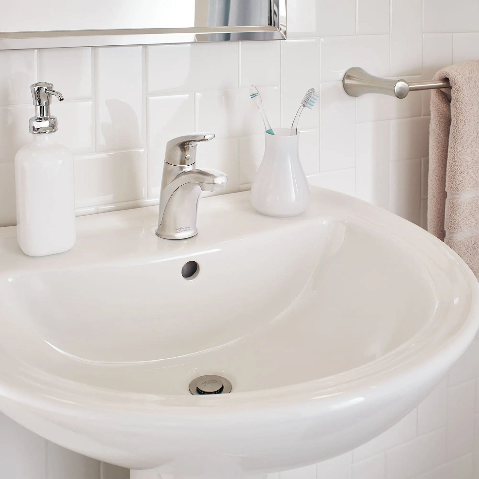 American Standard Colony PRO Single Hole Single-Handle Bathroom Faucet 1.2 gpm/4.5 L/min With Lever Handle 7075100.295 - Plumbing Market