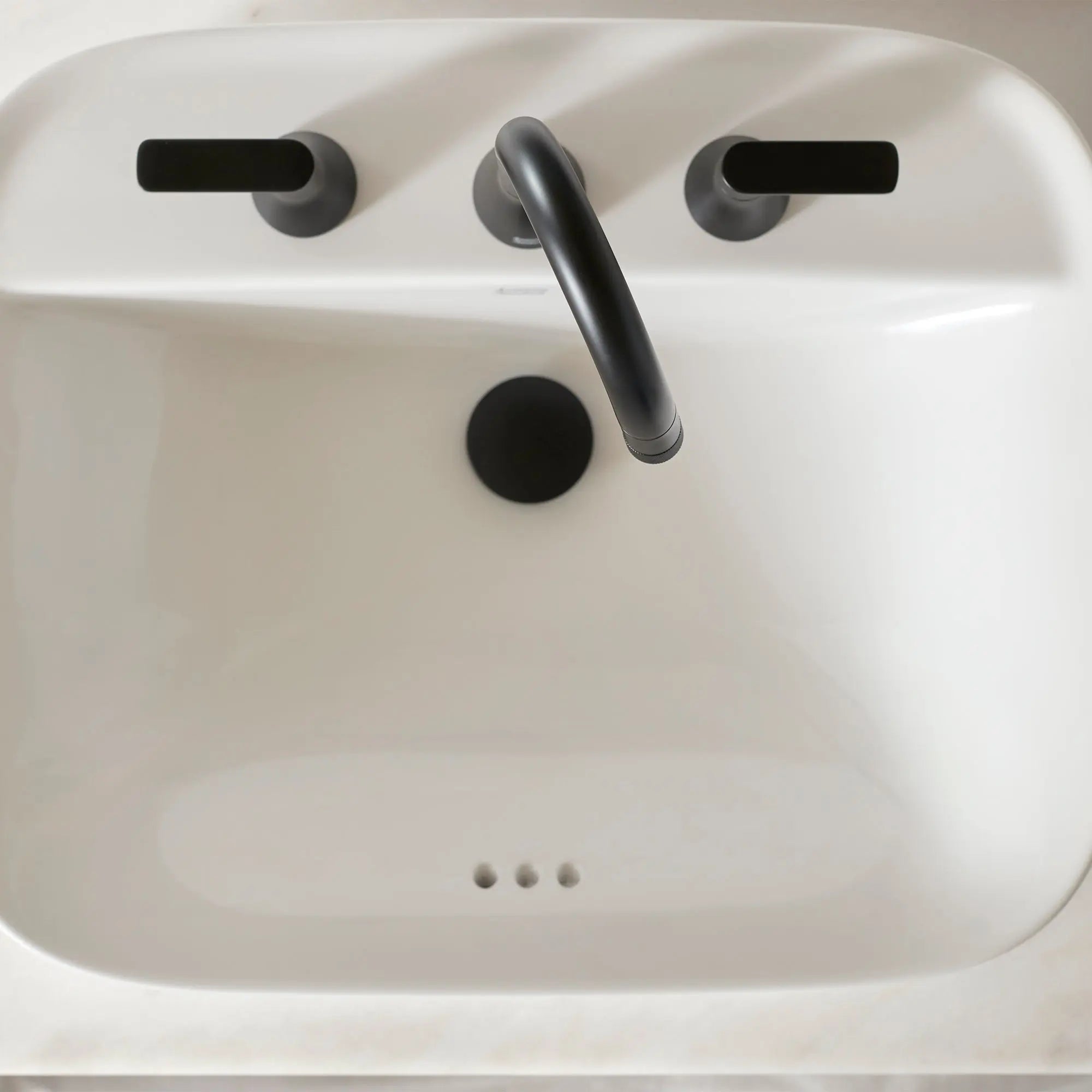 American Standard Millennial 8" Widespread Pull-Out 1.2 gpm/4.5 L/min with Push Drain 7061821.243 - Plumbing Market