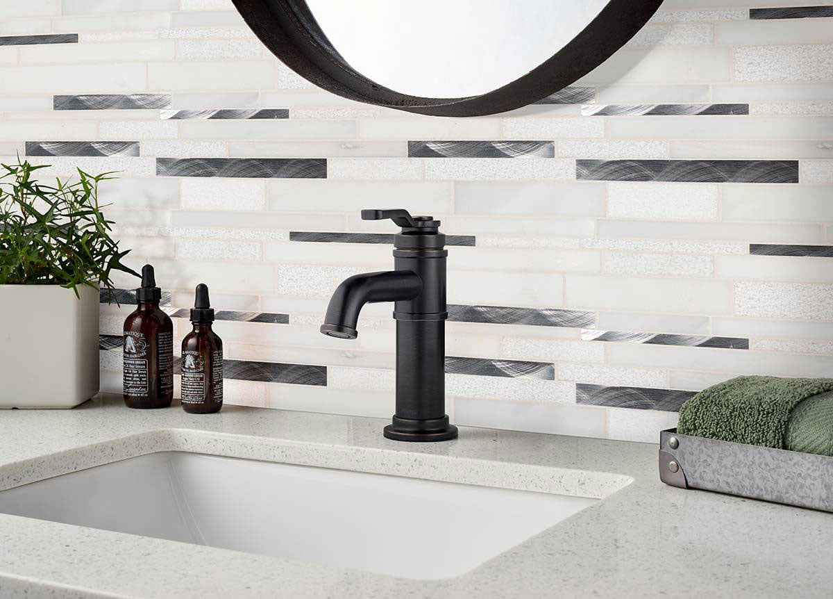 MSI Moderno Blanco Interlocking 12 x 18 Stone Metal mosaic (SMOT-SMTIL-MODBLA8MM) – MSI room scene
