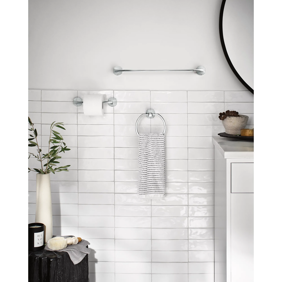 Moen Lindor 3 Pc Kit: Pivoting Paper Holder, Towel Bar and Towel Ring MY8793 in Chrome (MY8793CH) - view 3