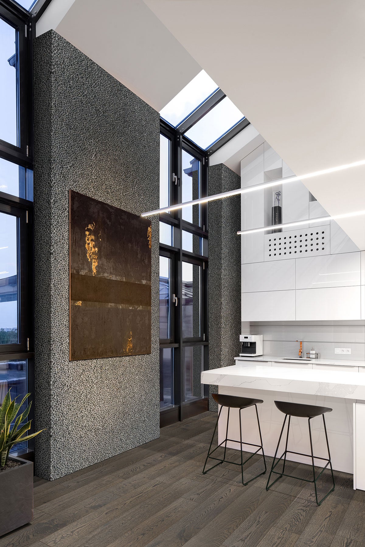 MSI Noir Ash Mini Pebble Tumbled Marble mosaic (SMOT-PEB-NOIASHT) – MSI room scene (kitchen)