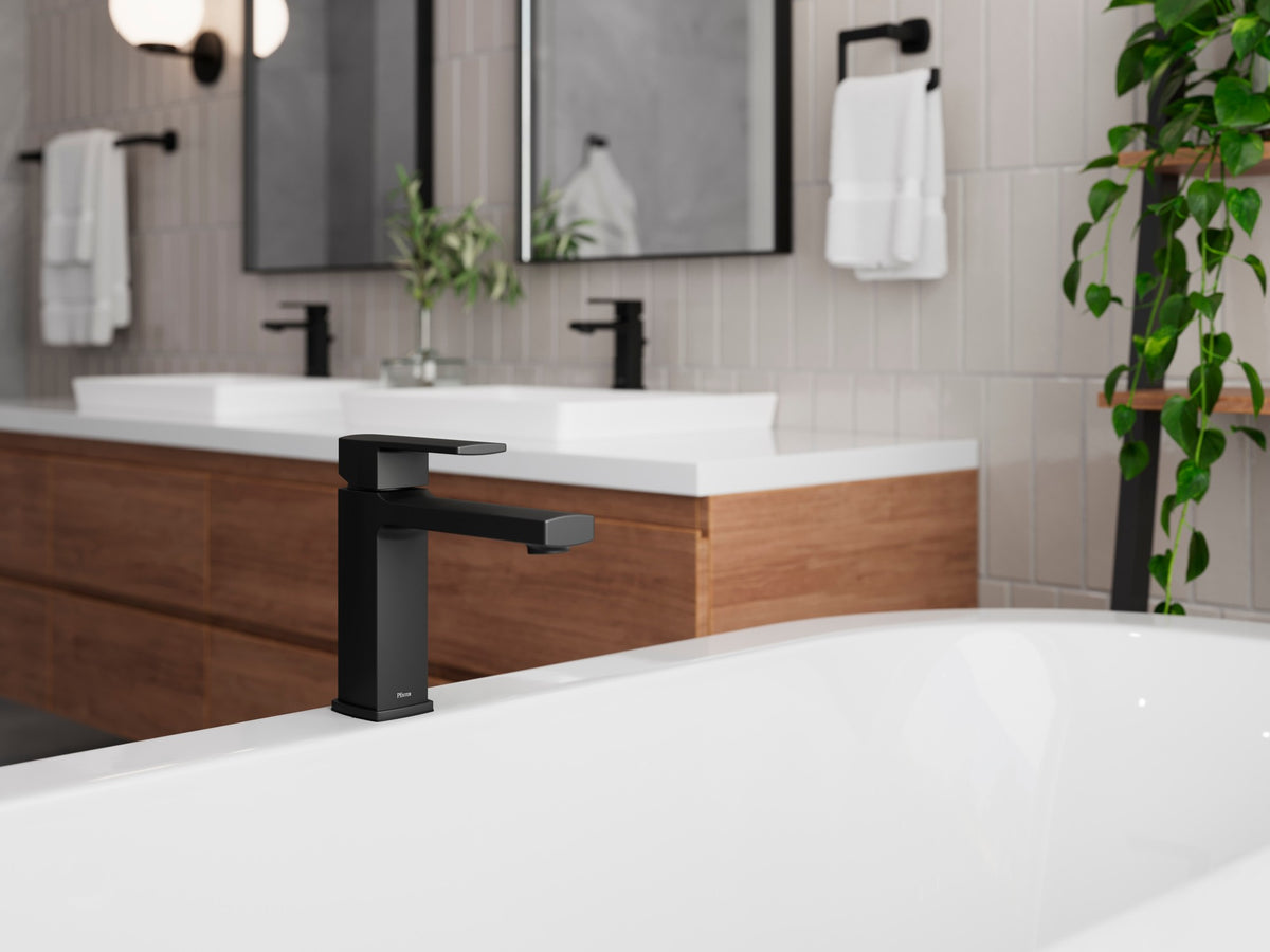 Pfister Deckard 1-Handle Roman Tub Trim Kit in Matte Black - view 6