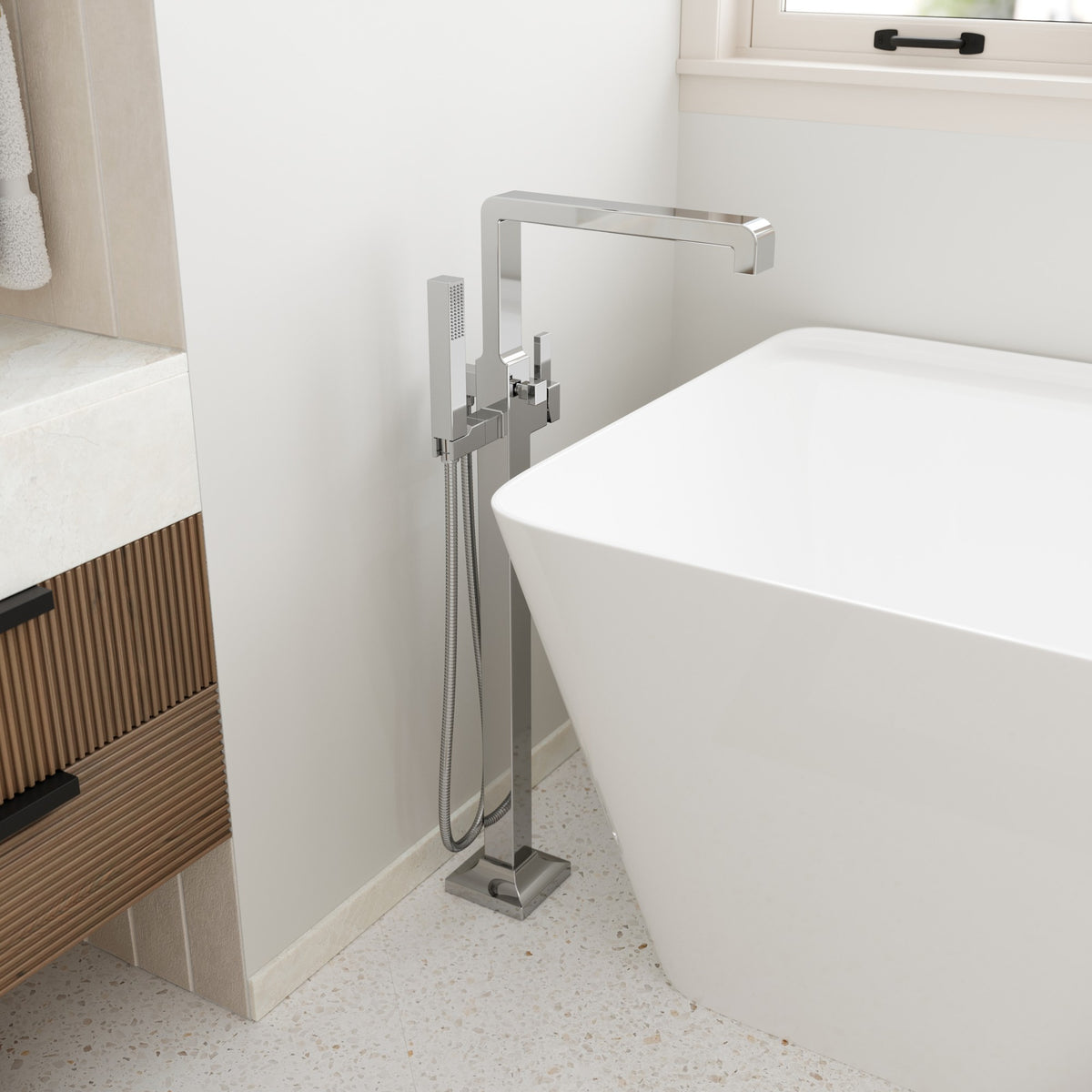 Pfister LG6-1VRVC Polished Chrome - lifestyle 1