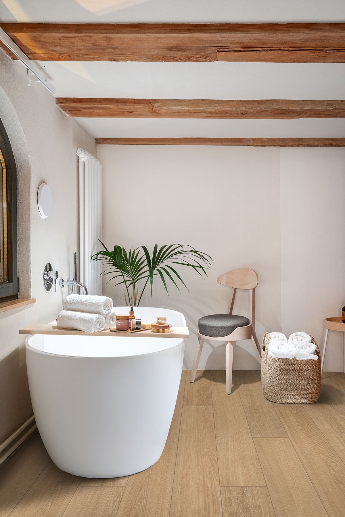 MSI Placero Timber 10 x 60 Matte Porcelain tile (NPLATIM10X60) – MSI room scene (bathroom)