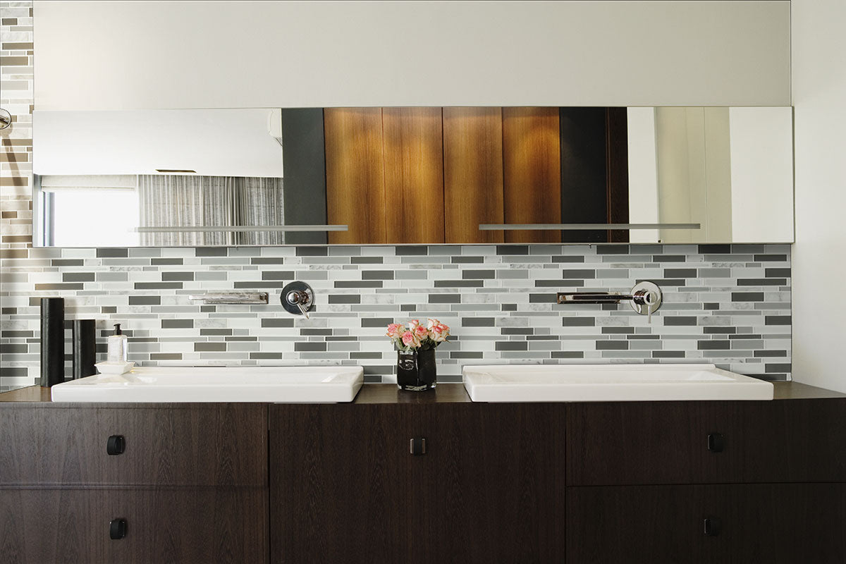 MSI Positano Interlocking Glass mosaic (SMOT-SGLSIL-POS6MM) – MSI room scene
