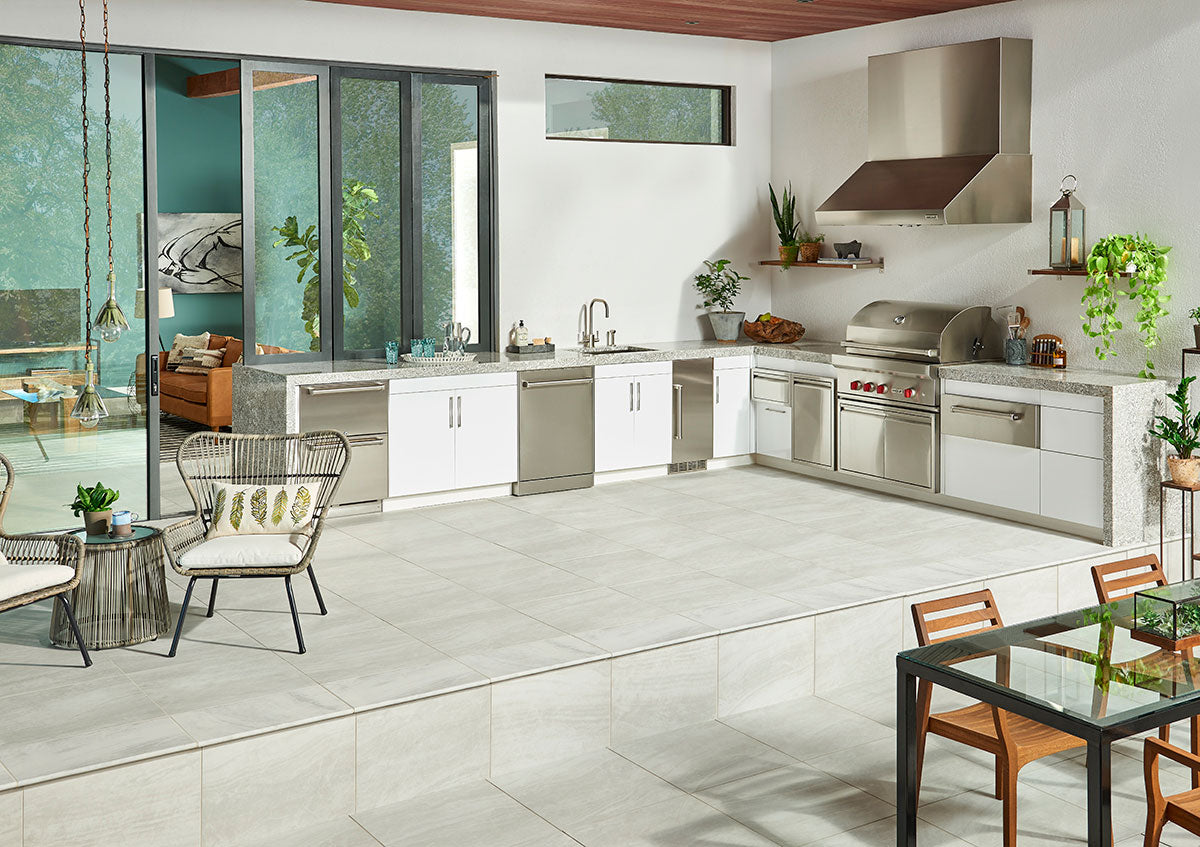 MSI Praia Grey 3 x 24 Polished Porcelain trim (NPRAGRE3X24BNP) – MSI room scene