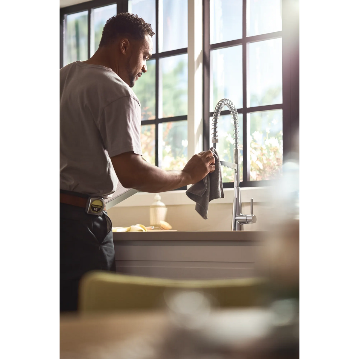 Moen Sleek MotionSense Wave Single-Sensor Single-Handle Pre-Rinse Spring Pulldown Kitchen Faucet 5925EW in Chrome (5925EWC) - view 7