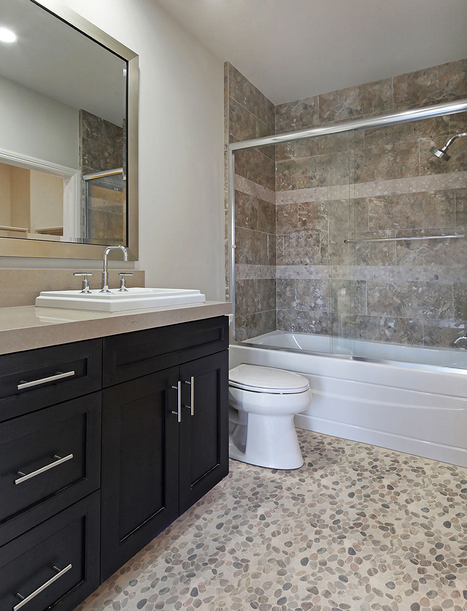 MSI Puebla Greige Pebble Tumbled Marble mosaic (SMOT-PEB-PUEGREI) – MSI room scene