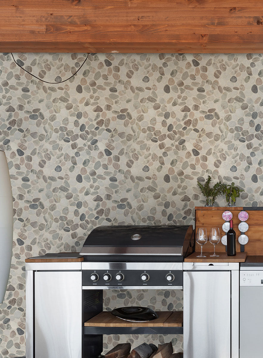 MSI Puebla Greige Pebble Tumbled Marble mosaic (SMOT-PEB-PUEGREI) – MSI room scene