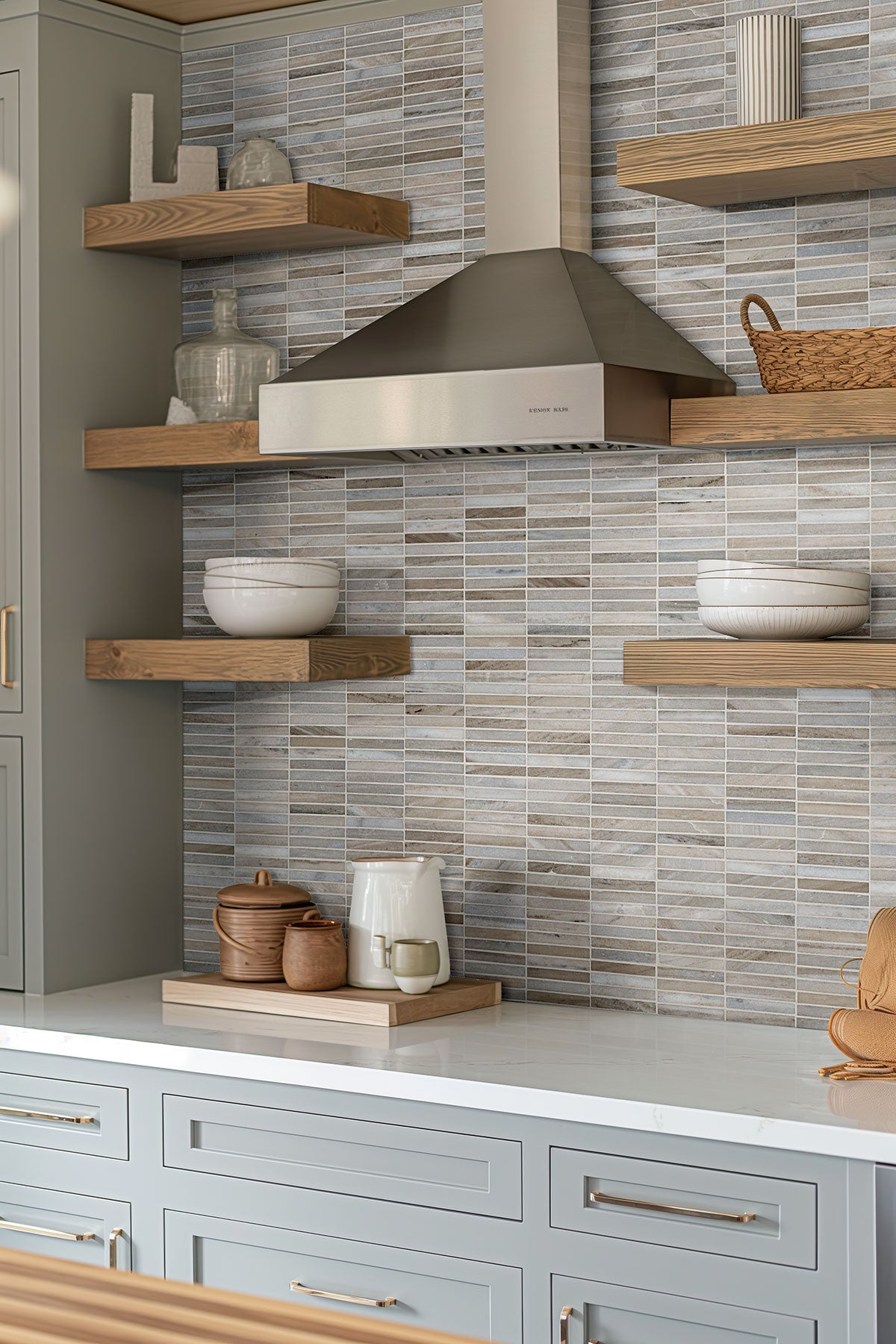 MSI Ravello Mini Stack 5/8 x 4 Polished Marble mosaic (SMOT-RAV-MISTH) – MSI room scene