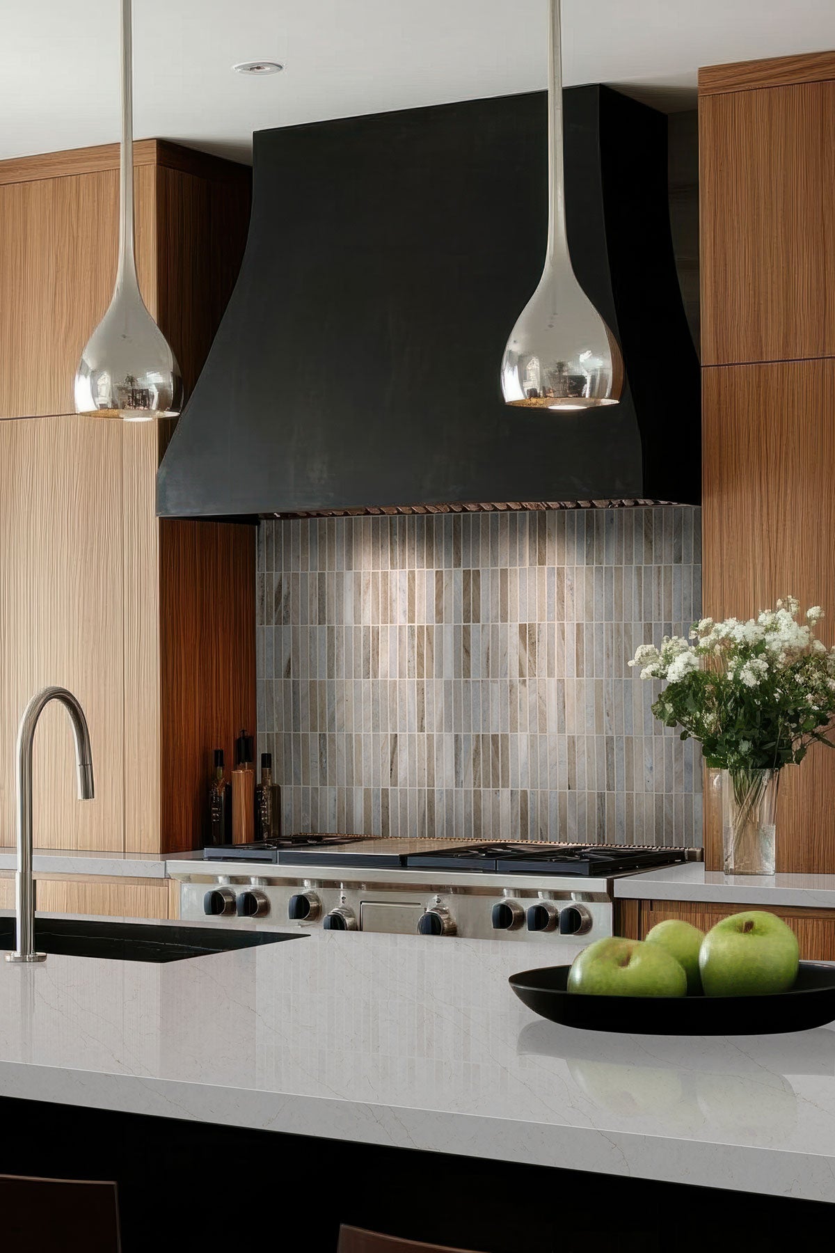 MSI Ravello Mini Stack 5/8 x 4 Polished Marble mosaic (SMOT-RAV-MISTH) – MSI room scene (kitchen)
