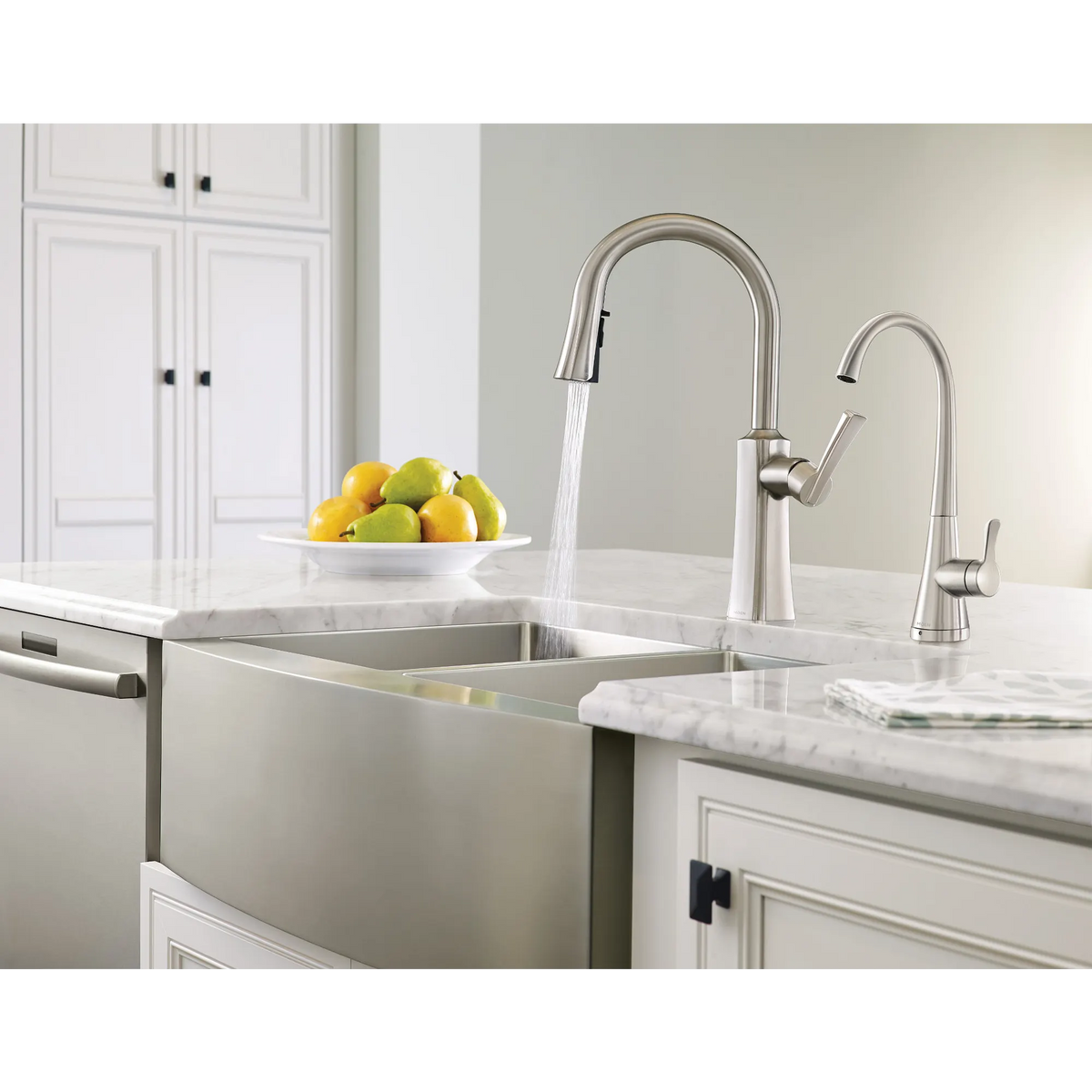 Moen Sip Transitional Single-Handle High-Arc Beverage Faucet S5520 in Spot Resist Stainless (S5520SRS) - view 3