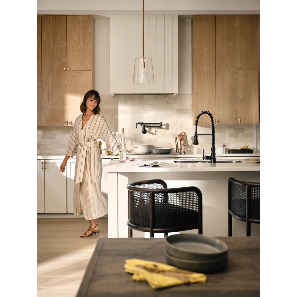 Moen Weymouth Single-Handle High-Arc Pulldown Kitchen Faucet S73104 in Matte Black (S73104BL) - view 7