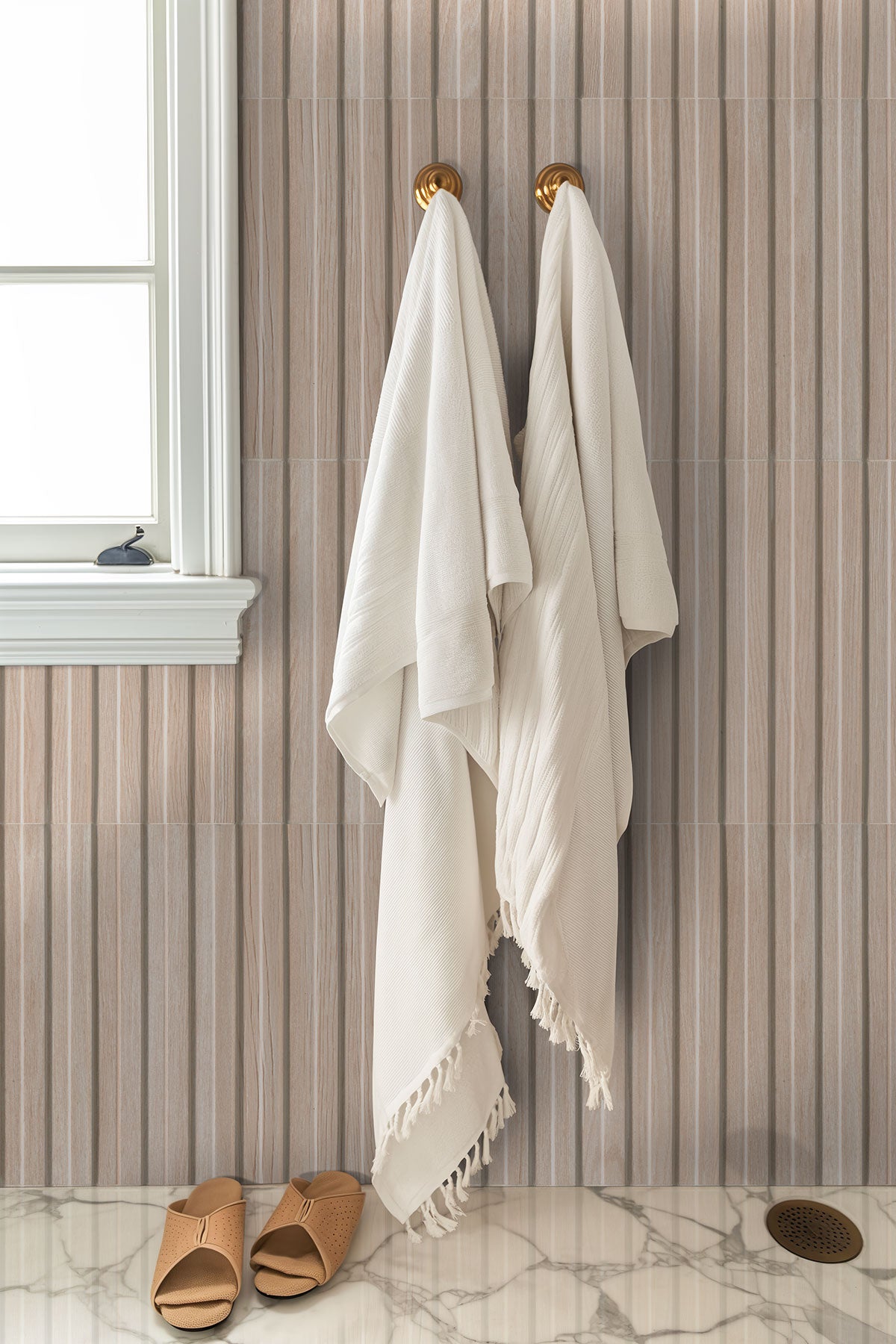 MSI Sinfonia Hip Hop Abedul 6 x 16 Matte Porcelain tile (NWGSINHIPABE6X16) – MSI room scene (bathroom)